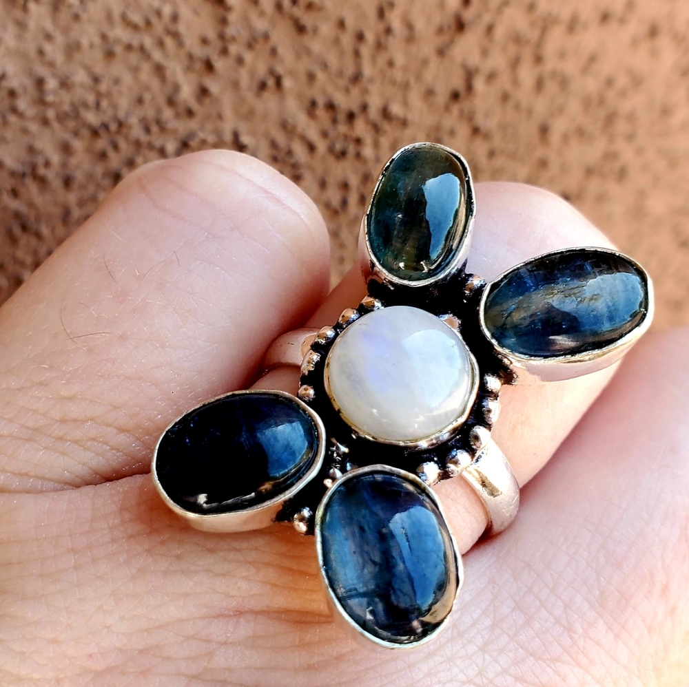 ***Sale*** New Kyanite & Rainbow Moonstone 925 Silver Ring.